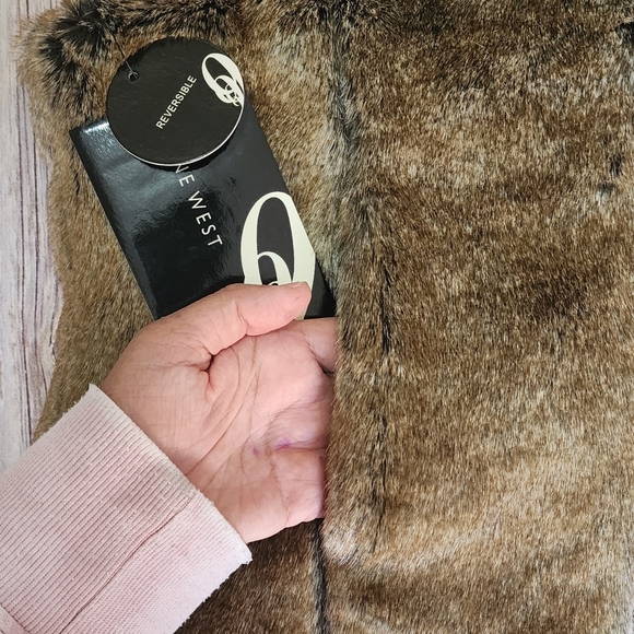 Nine West Women's Reversible Faux Fur Vest Size M - Picture 5 of 7